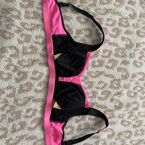 Lululemon Ta Ta Tamer ll - Picture 6 of 6